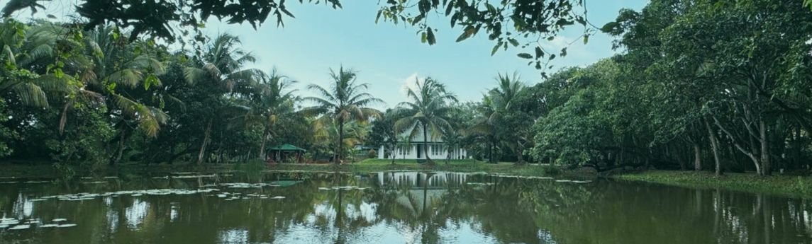 The Shenu Lake House  Background image
